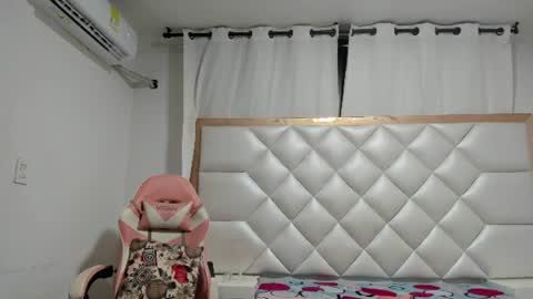 Snapshot of michelleblair1 chatting on 08-03-26, 01:05 michelleblair1 online show from 08-03-26, 01:05