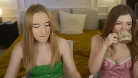 Snapshot of michelleinlove4u chatting on 02-10-25, 12:18 Michelle online show from 02-10-25, 12:18