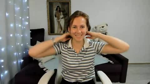 Snapshot of michellewoitsik chatting on 05-07-26, 05:02 Michelle online show from 05-07-26, 05:02