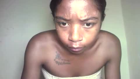 Snapshot of michou_69 chatting on 05-23-26, 05:39 michou_69 online show from 05-23-26, 05:39