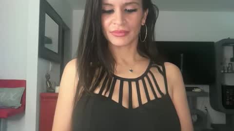 Snapshot of micielo87 chatting on 05-07-26, 01:55 Skye online show from 05-07-26, 01:55