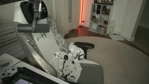 Mickaela West online show from 12-15-25, 11:09