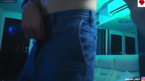 Mickey online show from 10-30-25, 06:48