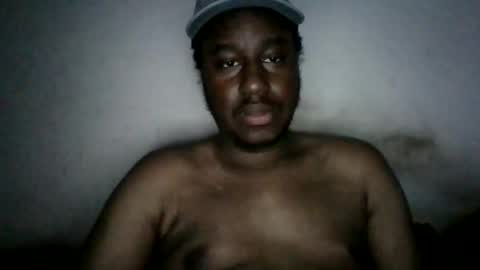 Snapshot of mickkzzx chatting on 02-15-25, 12:04 mickkzzx online show from 02-15-25, 12:04