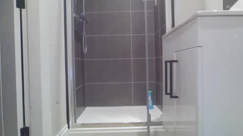 micky online show from 04-15-26, 05:20