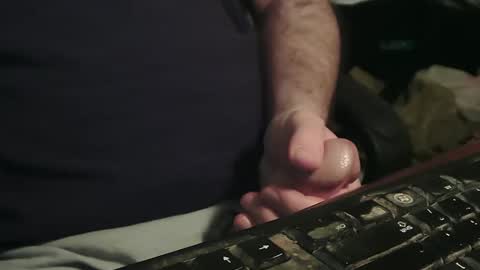 Snapshot of micwalrus chatting on 04-13-26, 04:18 micwalrus online show from 04-13-26, 04:18