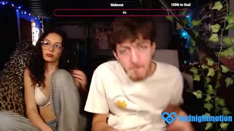 Snapshot of midnight_motion chatting on 12-04-25, 03:27 midnight_motion online show from 12-04-25, 03:27