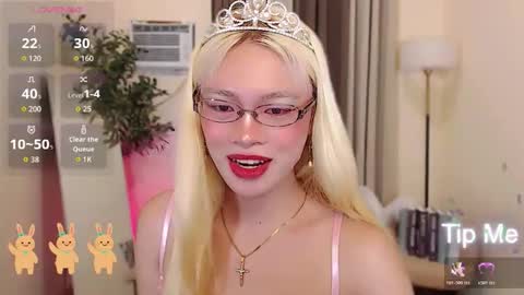 Marie Antoinette online show from 05-18-26, 04:35