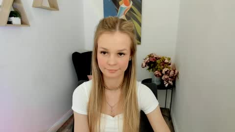 midnighteaura online show from 05-19-26, 12:11