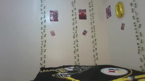 Naught Kelly online show from 04-25-26, 08:28