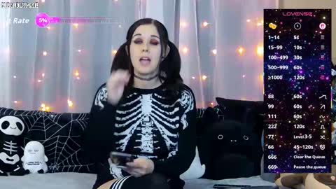 Jenna Talia online show from 10-17-25, 07:49