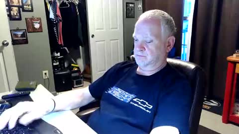 midwestdad09 online show from 04-26-26, 10:57