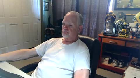 midwestdad09 online show from 06-20-26, 06:44