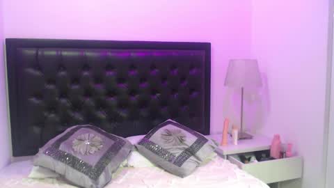 Snapshot of migatica_johnson12 chatting on 05-26-26, 03:02 Migatica johnson12 online show from 05-26-26, 03:02