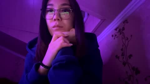 Snapshot of migdaliafenlon chatting on 10-17-25, 01:57 Nova online show from 10-17-25, 01:57