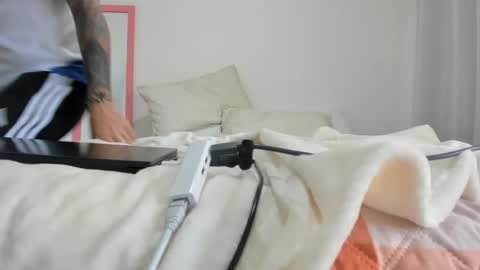 Miguel Angel online show from 06-29-26, 06:41