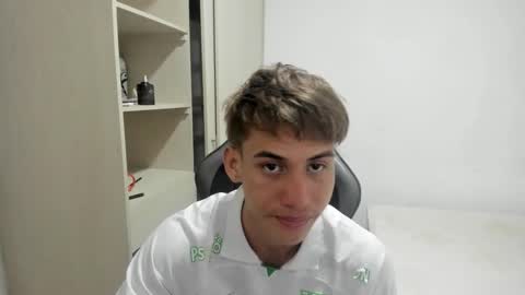 Miguel Hernandez online show from 11-21-25, 03:16