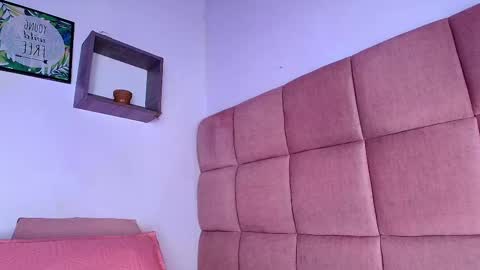 Mia  online show from 09-15-25, 11:54