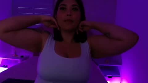 Mia  online show from 11-08-25, 11:54