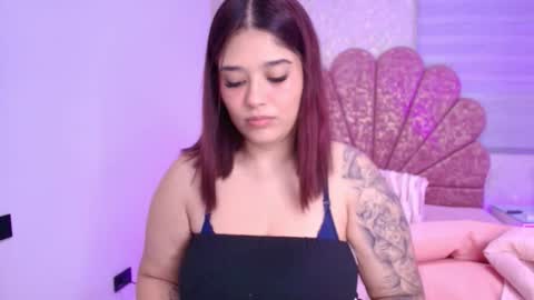 Mia  online show from 11-23-25, 11:54