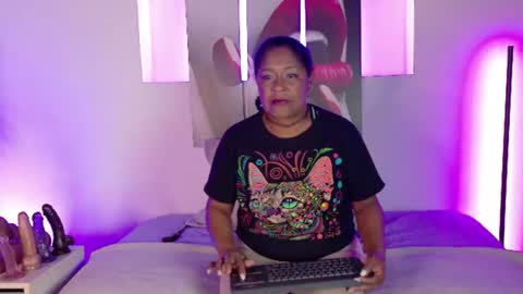 Snapshot of miia_blace chatting on 07-08-26, 04:06 miia_blace online show from 07-08-26, 04:06