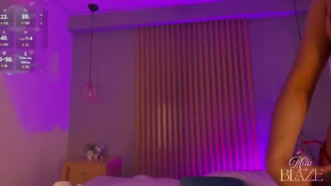 Mia online show from 04-20-26, 11:35