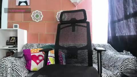 Snapshot of miia_lovve chatting on 05-05-26, 07:00 miia_lovve online show from 05-05-26, 07:00