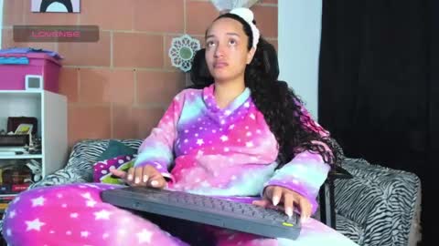 Snapshot of miia_lovve chatting on 05-20-26, 09:04 miia_lovve online show from 05-20-26, 09:04