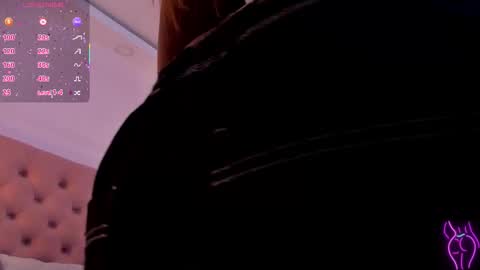 Snapshot of miia_schwarz chatting on 09-20-25, 09:49 Miia Schwarz online show from 09-20-25, 09:49