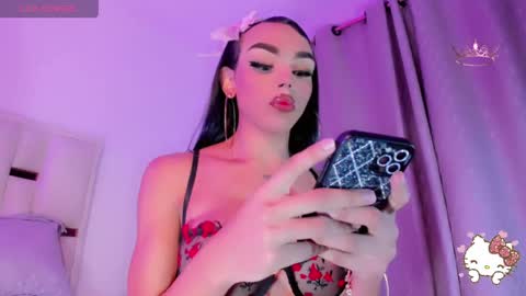 Snapshot of miia_sophia chatting on 04-25-26, 09:23 online show from 04-25-26, 09:23