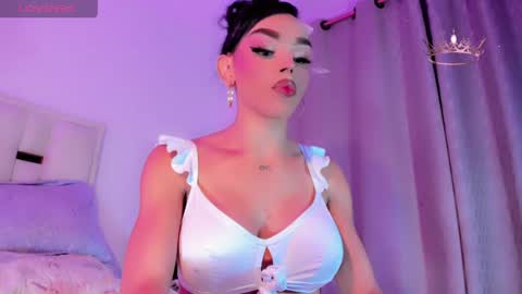 Snapshot of miia_sophia chatting on 04-27-26, 01:14 online show from 04-27-26, 01:14