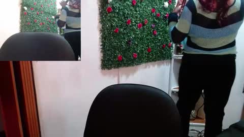 miia online show from 09-12-25, 12:05