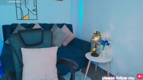 Snapshot of miiaa7_ chatting on 10-27-25, 07:40 Ma is my name I invite you to check out my wish list for my birthday online show from 10-27-25, 07:40