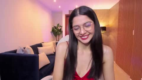 Mia online show from 11-03-25, 11:11