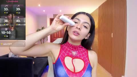 Mia online show from 12-15-25, 11:03