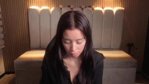 miiaa_evans1 online show from 04-18-26, 08:09