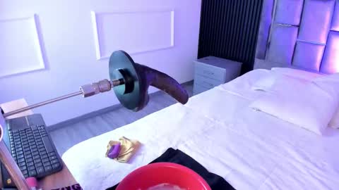 Mia Monroe online show from 11-12-25, 08:15