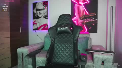 Snapshot of miiakarter_ chatting on 10-25-25, 07:30 MIA online show from 10-25-25, 07:30