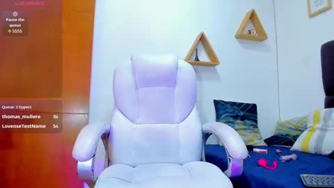 mia sofia online show from 10-14-25, 07:03