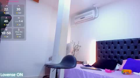 mia sofia online show from 11-19-25, 07:36