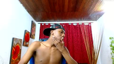 Snapshot of miilo18 chatting on 07-05-26, 09:00 milo online show from 07-05-26, 09:00