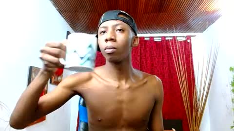 Snapshot of miilo18 chatting on 07-06-26, 10:34 milo online show from 07-06-26, 10:34
