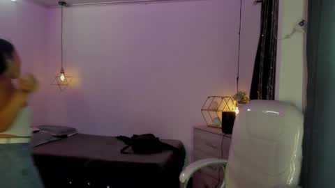 Snapshot of miiss_greyy chatting on 09-27-25, 10:53 miiss_greyy online show from 09-27-25, 10:53