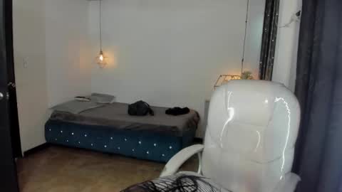 Snapshot of miiss_greyy chatting on 09-29-25, 11:37 miiss_greyy online show from 09-29-25, 11:37