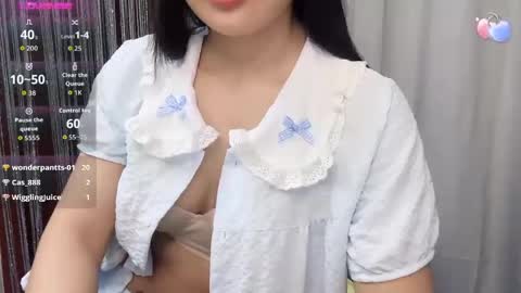 Snapshot of miixuuee chatting on 05-10-26, 01:22 Ema online show from 05-10-26, 01:22