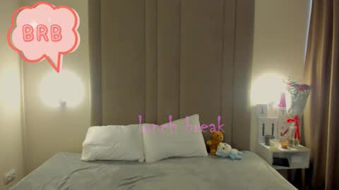 Mika online show from 02-20-26, 06:26