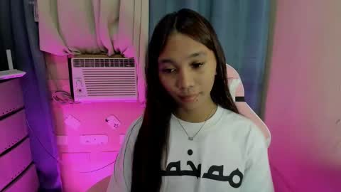 Snapshot of mika_cora chatting on 03-08-26, 05:39 MIKA online show from 03-08-26, 05:39