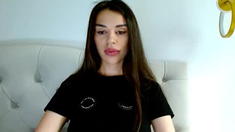 Snapshot of mika_gold7 chatting on 06-06-26, 05:17 Mika online show from 06-06-26, 05:17