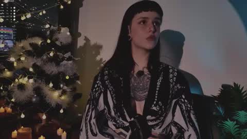 mika_moon_ online show from 12-20-25, 06:48