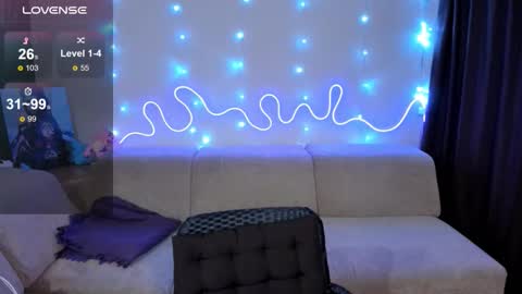 Mika online show from 12-21-25, 04:36